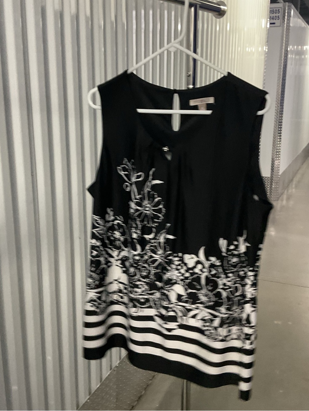 Roz & Ali Black Sleeveless Camisole with White Floral Border